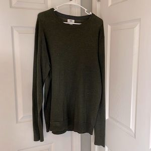 Green XL Old Navy sweater.